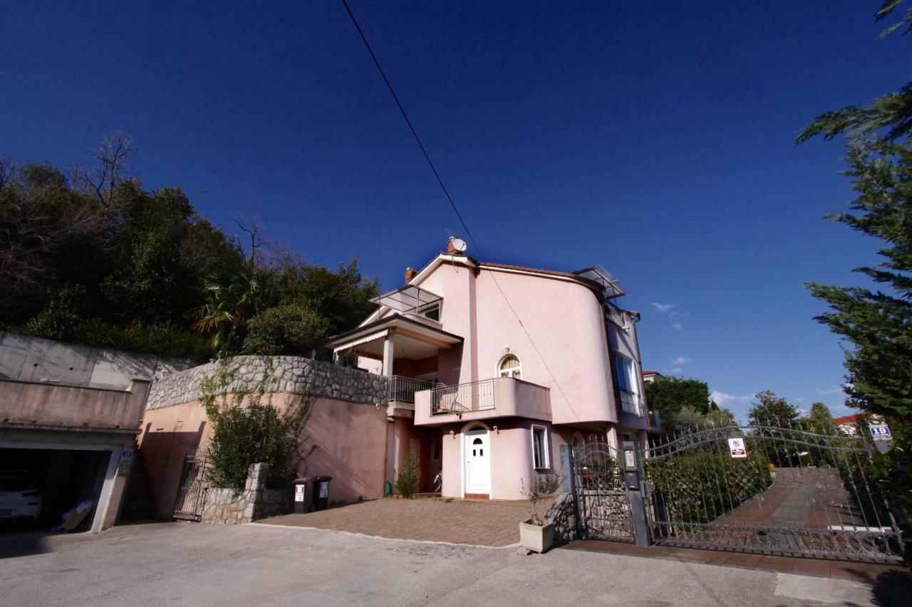 Villa Mihaela Ičići Exteriör bild