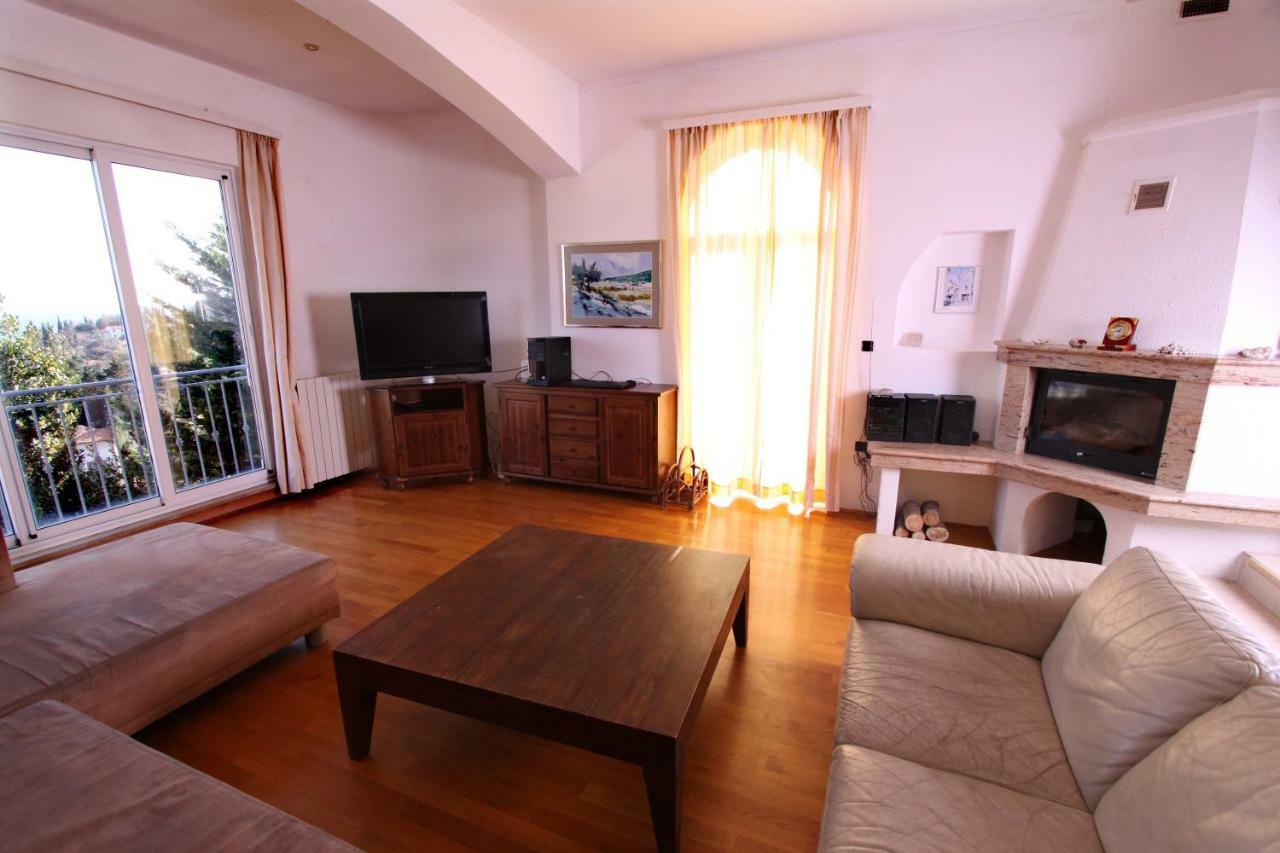 Villa Mihaela Ičići Exteriör bild