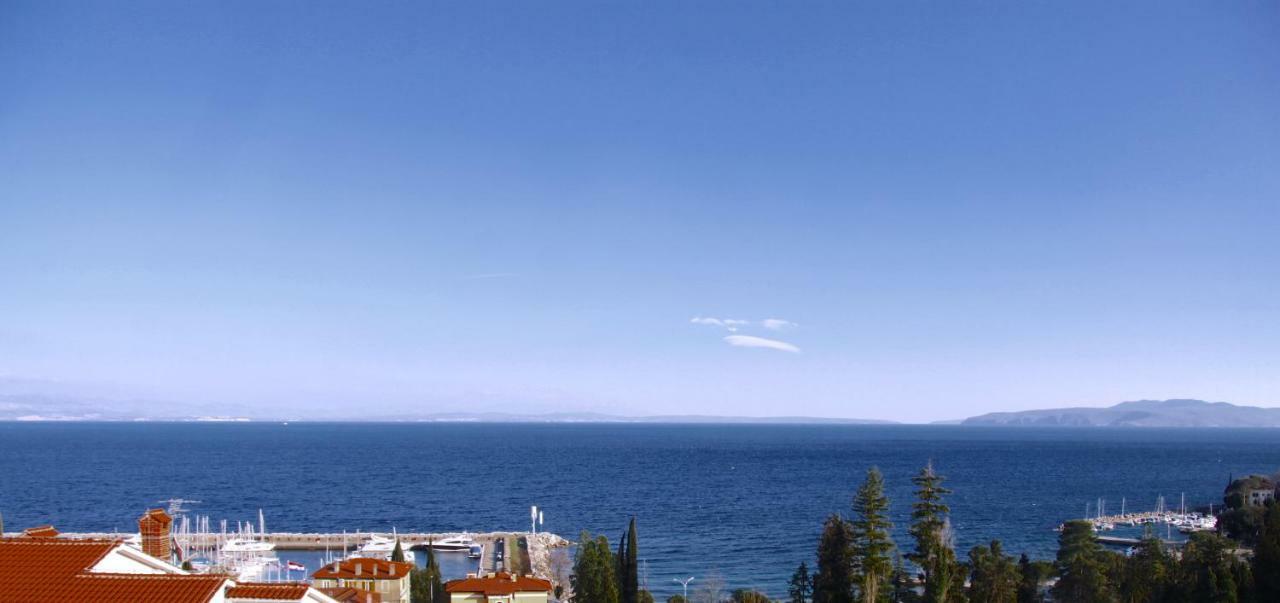 Villa Mihaela Ičići Exteriör bild